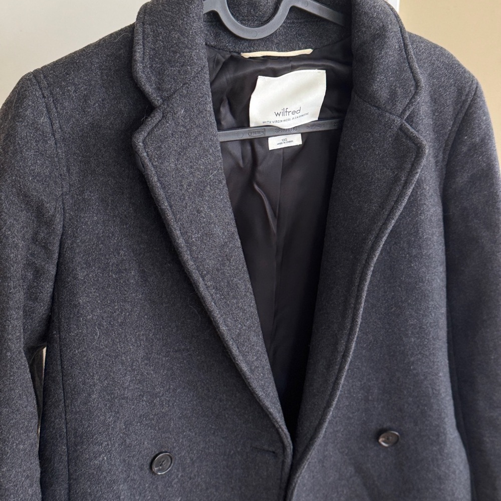 Classic Gray Double-Breasted Coat - Picture 3 of 6